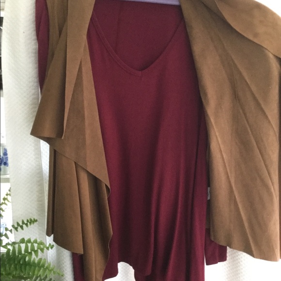 Plus Size Burgundy Tunic & Suede Vest 2X & 3X - Picture 3 of 6